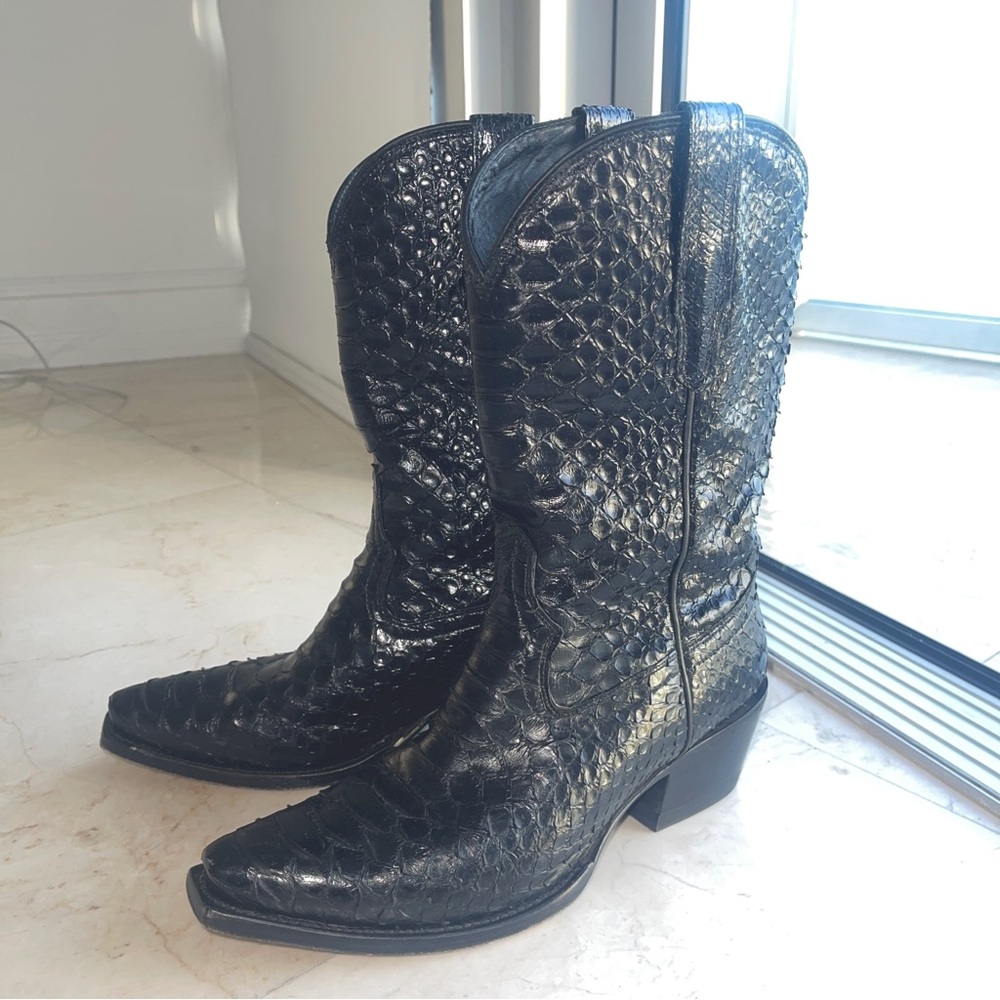 TECOVAS python cowboy boots!